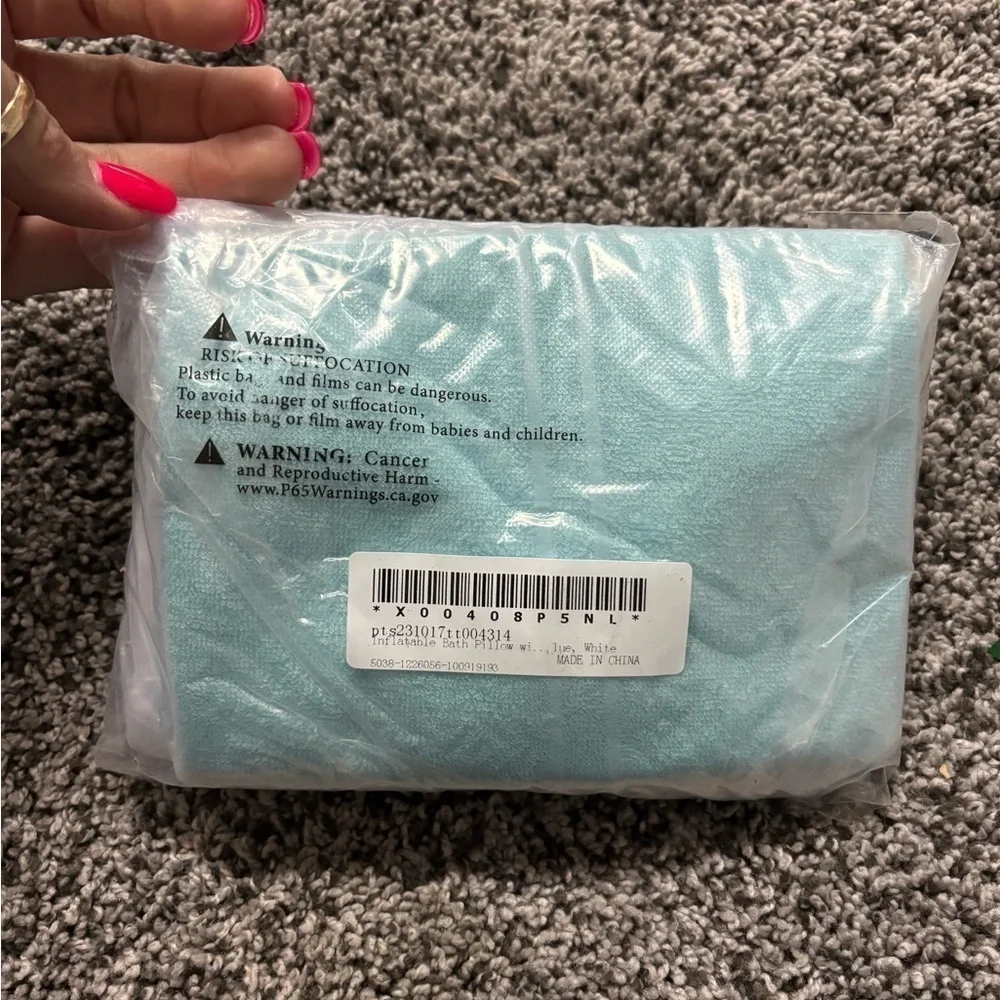 Inflatable Bath Pillow Set - Blue and White